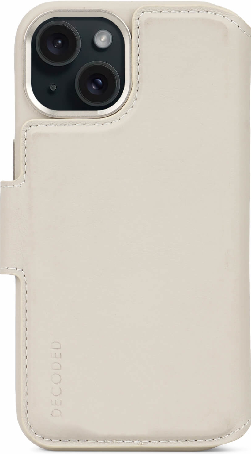 DECODED Detachable Wallet Case - iPhone 15 Plus - 2-in-1 Magnetisch Afneembaar Hoesje met Pasjeshouder - Hoogwaardig Europees Leer - Geschikt voor MagSafe - Clay Beige
